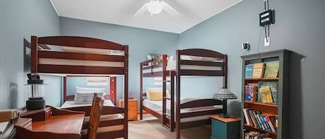 7 bedrooms, WiFi, bed sheets