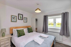 3 chambres, fer et planche à repasser