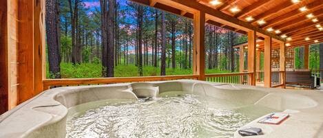 Outdoor spa tub