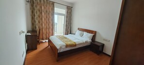 3 chambres, fer et planche à repasser, draps fournis