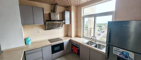 Fridge, microwave, oven, stovetop