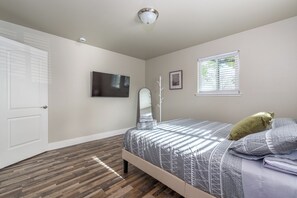 4 slaapkamers, een strijkplank/strijkijzer, wifi, beddengoed