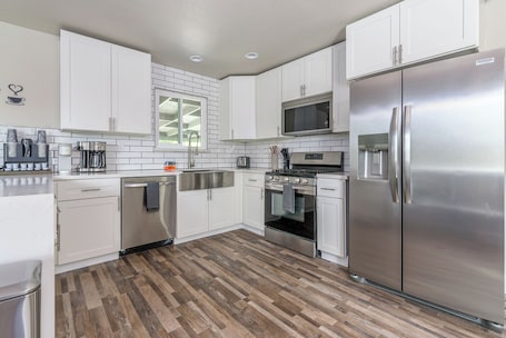 Private kitchen. Modern Home Pet Playground