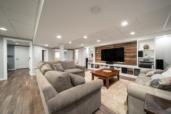 Smart TV, offices, computer monitors