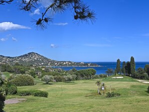Golf - Village Cap Estérel - L'Esquinade by Interhome (Agay Village Cap Esterel)
