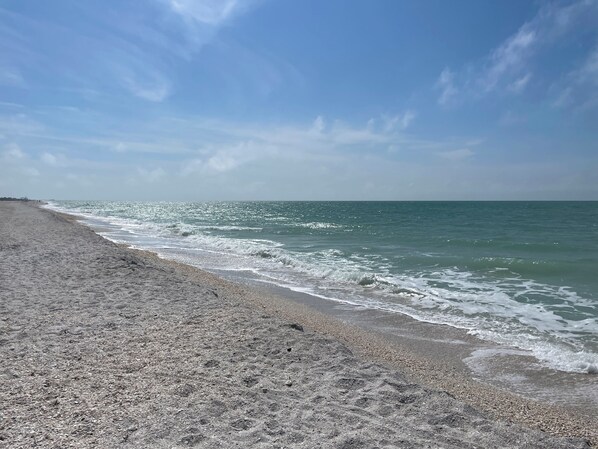 Am Strand, Liegestühle, Strandtücher