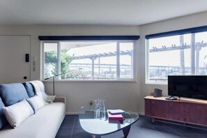 Living area - Spectacular Views- Skyline & Lake Union, Hi Speed Internet (Seattle)