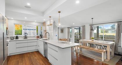 City Calm Retreat and A Peaceful Family Haven