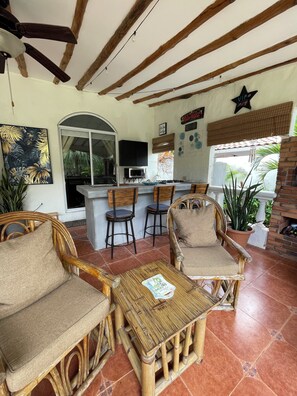 Outdoor dining - Playa Coronado,  Private Modern Guest Apartment, Great Location! (Las Lajas)