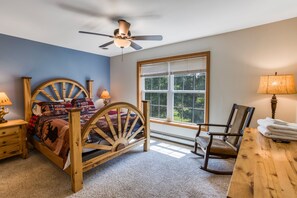 8 bedrooms, iron/ironing board, Internet, bed sheets