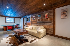TV, fireplace, stereo