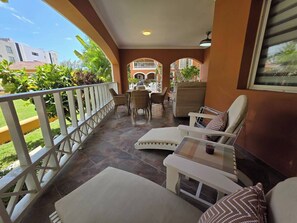 Outdoor dining - Villa Mare B1 on the Bavaro Beach, Los Corales. Huge terraces. The best location (Punta Cana)