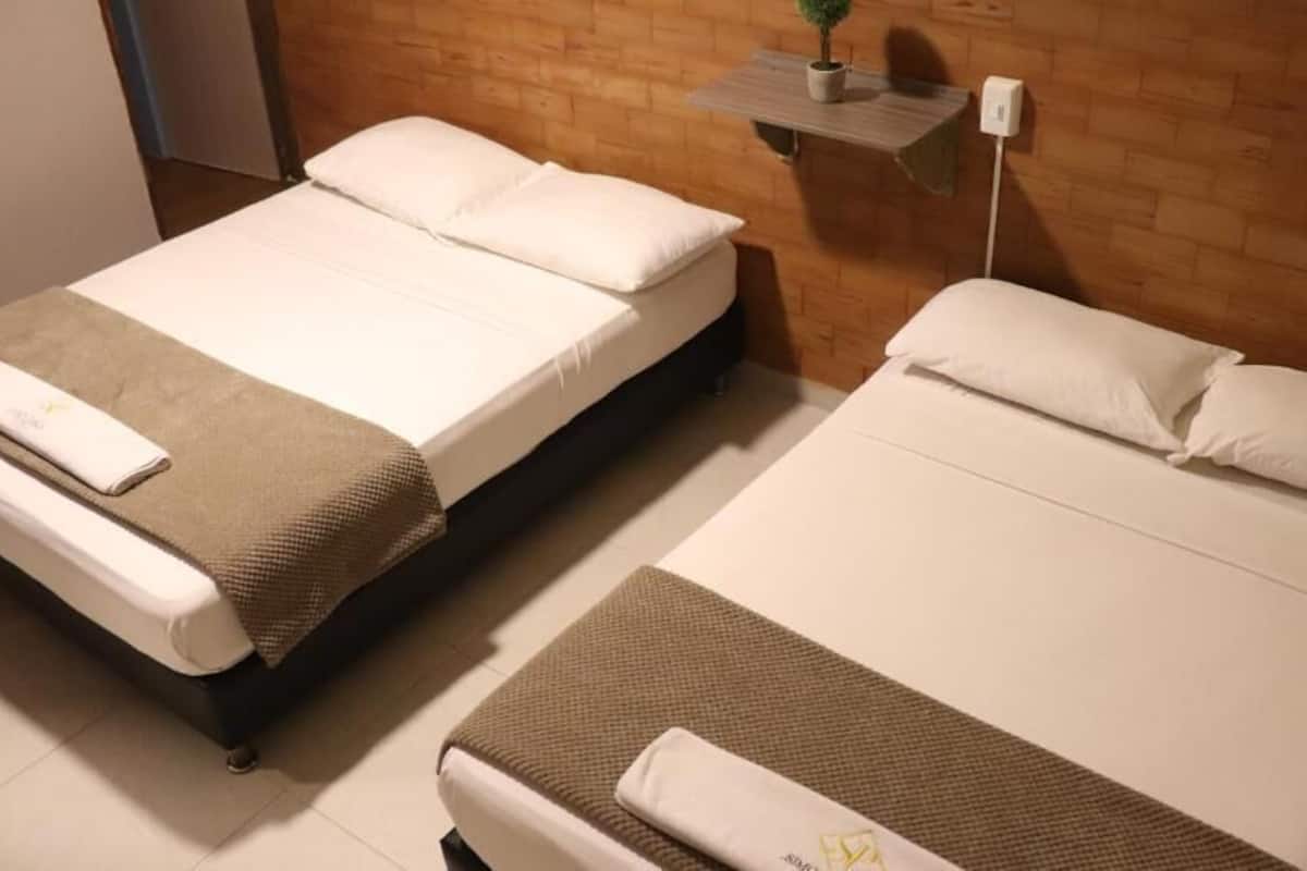 Habitación doble familiar | Escritorio y wifi gratis