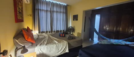 2 chambres, fer et planche Ă repasser, Wi-Fi gratuit, draps fournis