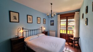 4 bedrooms, free WiFi, bed sheets, wheelchair access