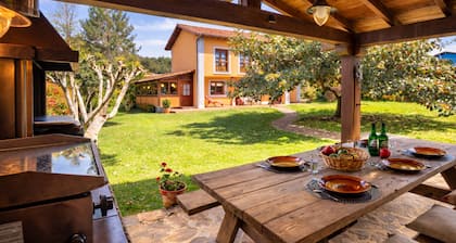 Llanes Villa with Garden near Beach - Reborín