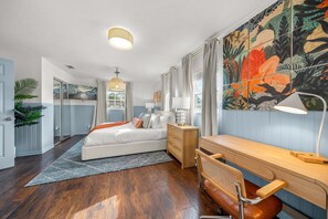 3 camere, una scrivania, ferro/asse da stiro, culla da viaggio