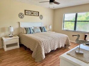 2 sovrum, skrivbord, strykjärn/strykbräda och gratis wi-fi