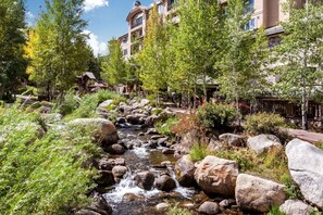 Exterior - Luxury 3 Bedroom Condo in the Heart of Beaver Creek Village With Heated Pool (Avon)