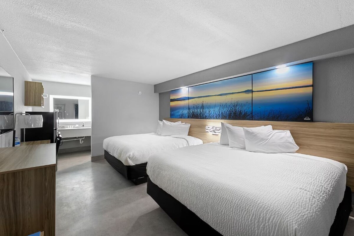 2 King Beds, Suite, Non-Smoking