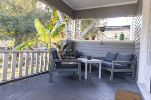Terrace/patio - Southern Charm w/Modern Comfort in peaceful Jacksonville (Jacksonville)