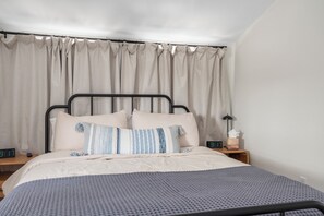 2 bedrooms, desk, iron/ironing board, travel cot