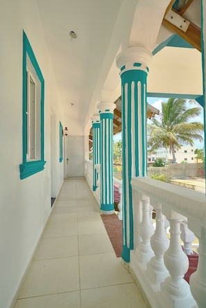 المنطقة المحيطة بالمنشأة