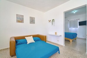 1 habitación, tabla de planchar con plancha, wifi y ropa de cama 
