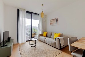 Fernseher, Stereoanlage