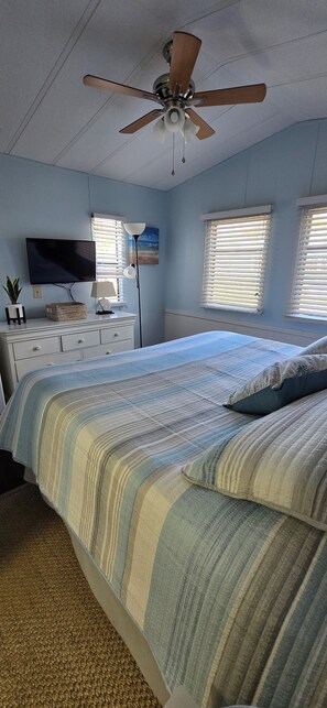 2 soverom, strykejern/-brett, wi-fi (inkludert) og sengetøy