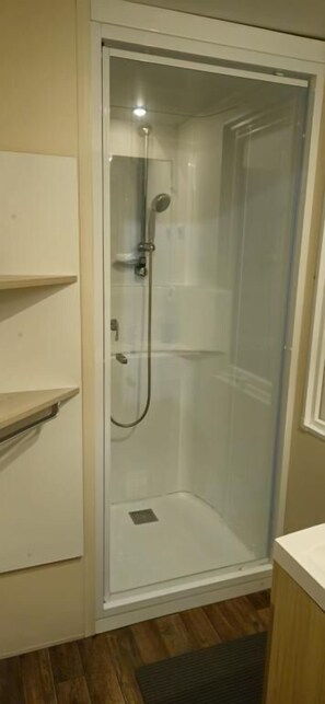 Een douche, een haardroger