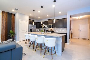 Interior - Spacious 5-bedroom townhome with AC amazing windsor cay new resort Clermont (Clermont)