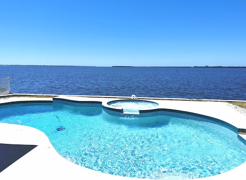Oceanfront 3-bedroom house on Terra Ceia Bay, Palmetto, Florida, USA
