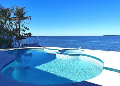 Oceanfront 3-bedroom house on Terra Ceia Bay, Palmetto, Florida, USA