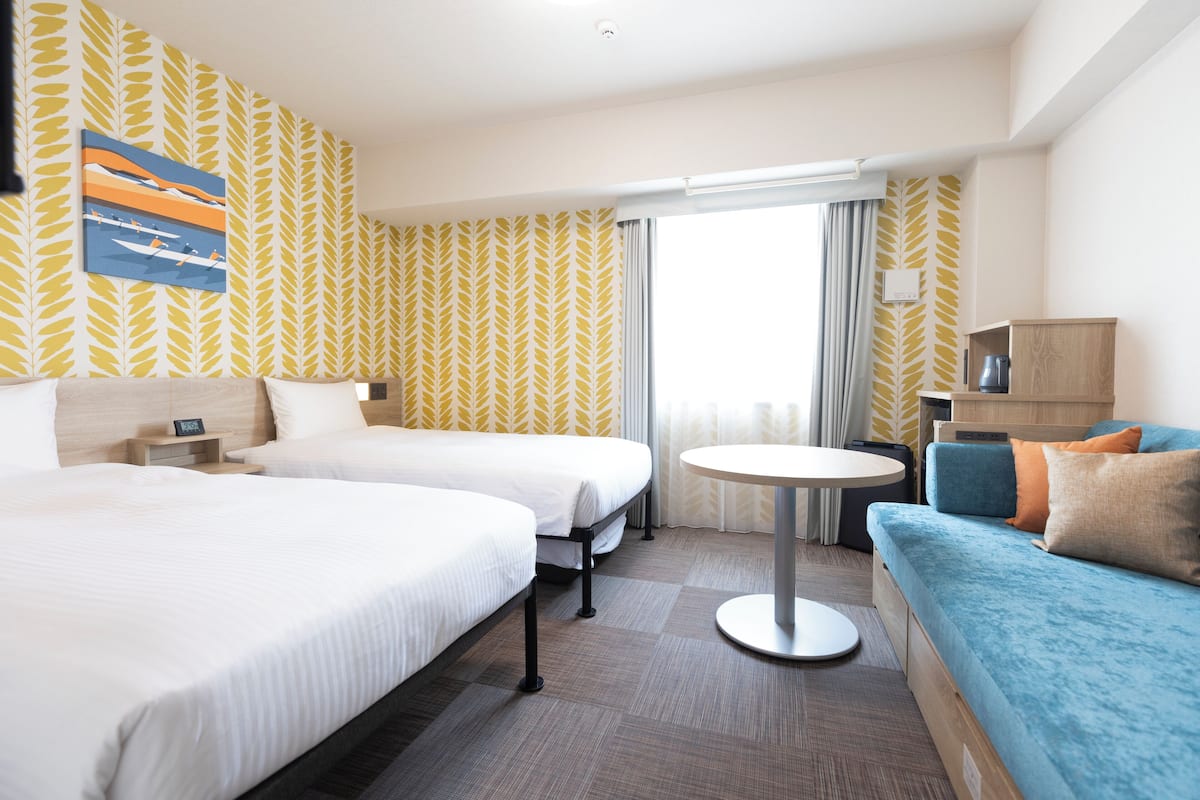 Family Room, Non Smoking | Desk, free WiFi, bed sheets