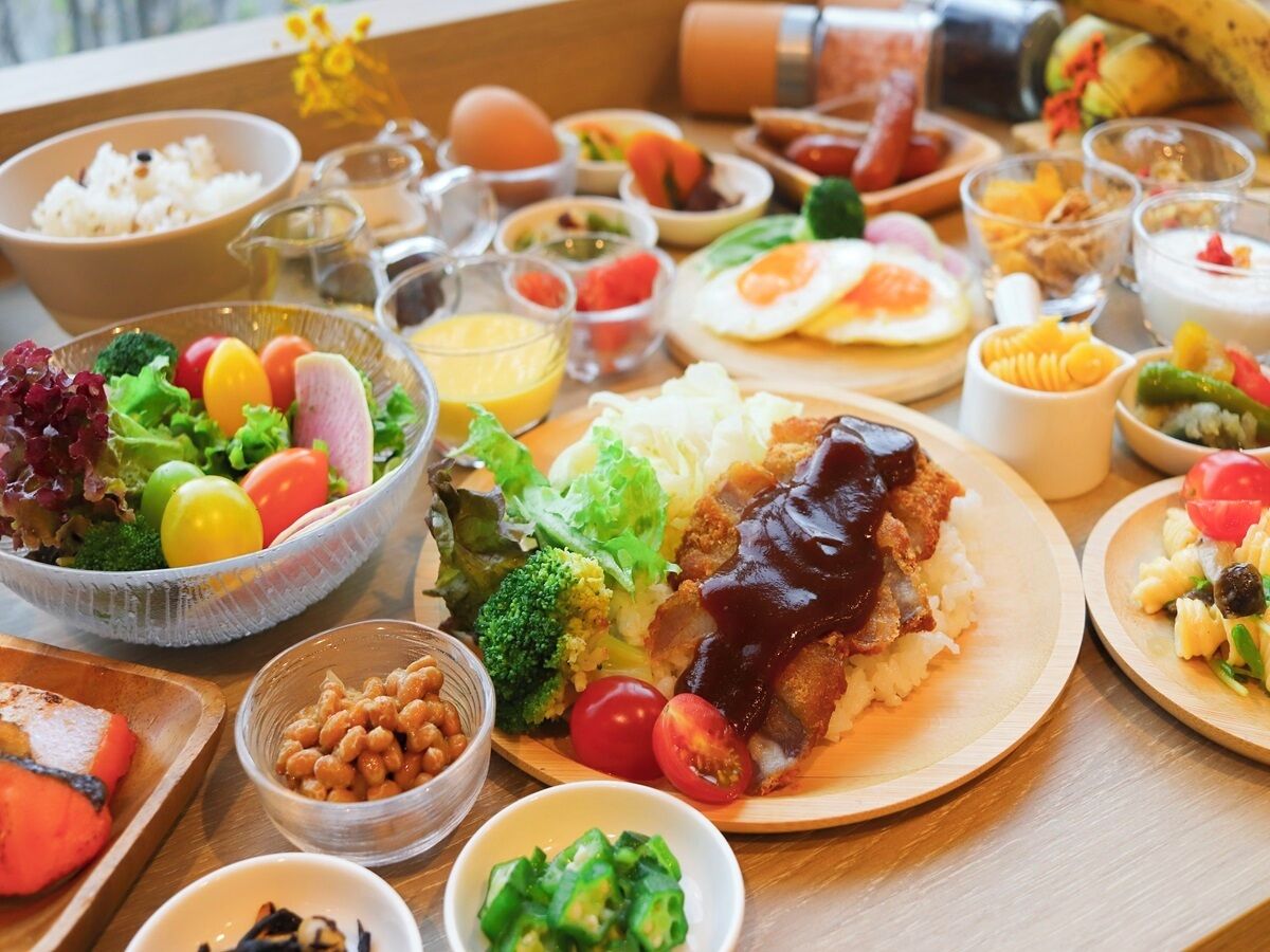 每日供应自助式早餐（每人 JPY 1500）