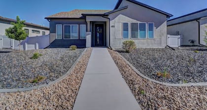 Desert Mineral Ascent- 2B2B Game Room Pet Friendly Views of CO National Monument