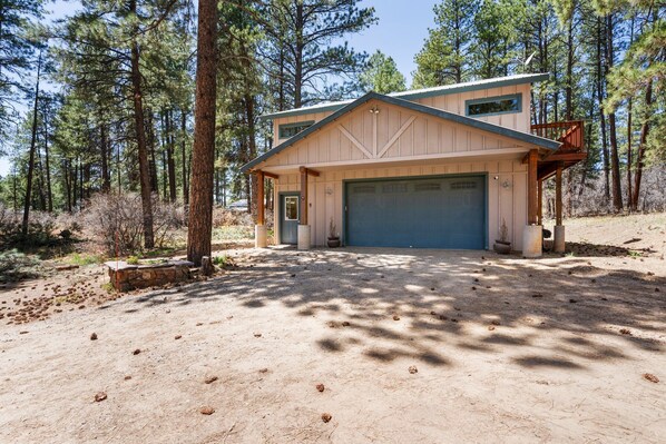 Exterior - 10 Minutes To Downtown, Pet Friendly, Cozy Studio! (Durango)