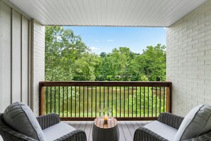 Property grounds - Creekside Condo Near Downtown Branson | Free Show Tickets & Amenities (Branson)