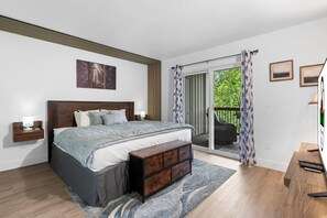 1 bedroom, iron/ironing board, free WiFi, bed sheets - Creekside Condo Near Downtown Branson | Free Show Tickets & Amenities (Branson)