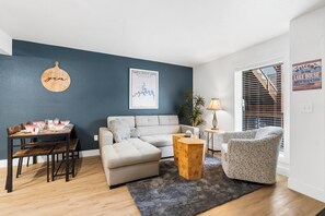 Smart TV - Creekside Condo Near Downtown Branson | Free Show Tickets & Amenities (Branson)