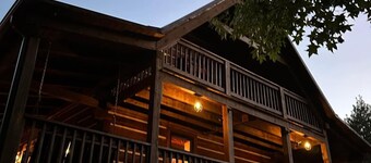 Hidden Rustic Retreat Cabin Getaway - a Wildlands Collection property
