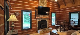 Spring Hideaway Retreat Cabin - a Wildlands Collection property