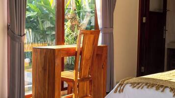 3 bedrooms, in-room safe, iron/ironing board, WiFi