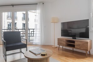 Tv, stereoanlæg