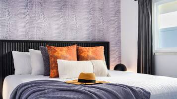 2 bedrooms, desk, iron/ironing board, travel crib