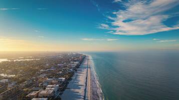 Camastros y toallas de playa
