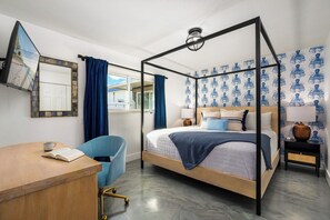 2 chambres, bureau, fer et planche à repasser, lit parapluie