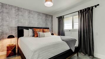 2 bedrooms, desk, iron/ironing board, travel crib