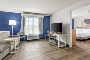 Suite, 2 Tempat Tidur Queen, bathtub (Mobility) | Wi-Fi gratis dan seprai linen